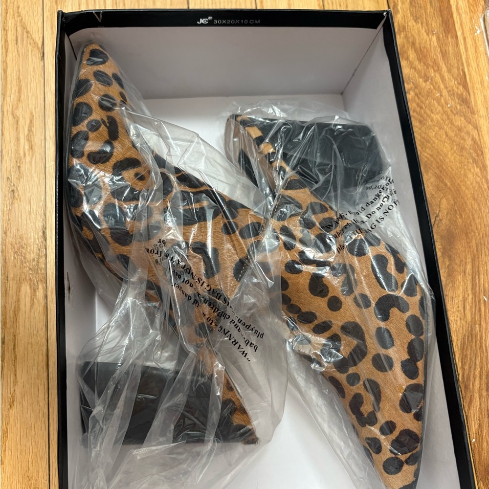 Steve Madden Leopard-Print Slip-On Mules in Brown and Black - Picture 5 of 5